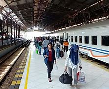 Kereta Api Jogja Ke Jakarta Berapa Jam